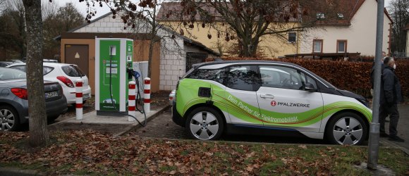 Elektroschnellladesäule